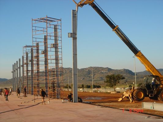 Durable Steel Structure Warehouse with 50-Year Service Life SA 2.5 Shot Blasting and Stainless Steel Gutter