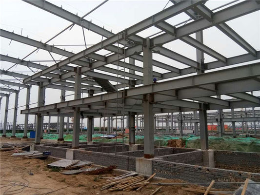 مباني مستودعات مسبقة الصنع ذات نطاق كبير بإطار فولاذي مجلفن مقاومة قوية للعوامل الجوية درجة Q235B