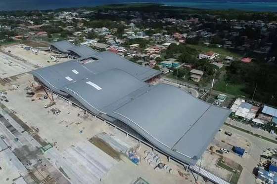 مستودع هيكل الصلب مع الحاجز الزاوي الحاجز الدائري الحاجز الخفافيش الحديد وحاجز أنابيب الصلب لحلول التخزين الدائمة