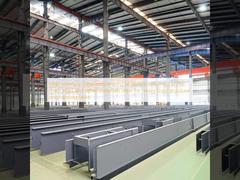 ورشة عمل هندسة الصلب عالي الكثافة باستخدام الصلب الرئيسي Q235B والمواد الأخرى المثالية لمهام هندسة الهياكل الثقيلة